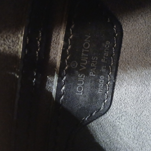 AUTHENTIC LOUIS VUITTON BLACK EPI SET HANDBAG - Picture 11 of 16